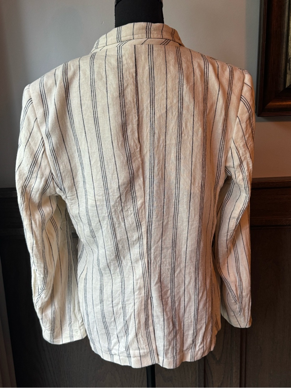 Chaps Linen Cream Blazer with Blue Pinstripes 14 - Picture 4 of 7